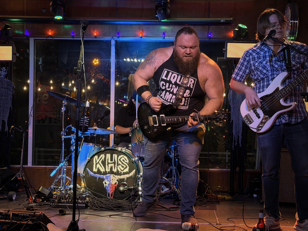 Kendall Hunt and The Shooters performing live