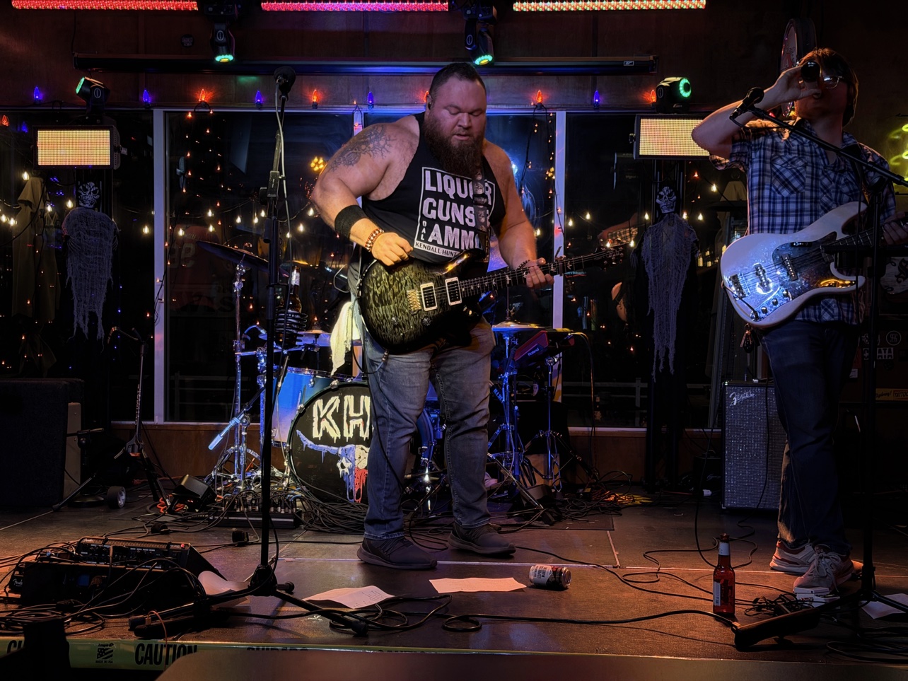 Kendall Hunt and The Shooters performing live